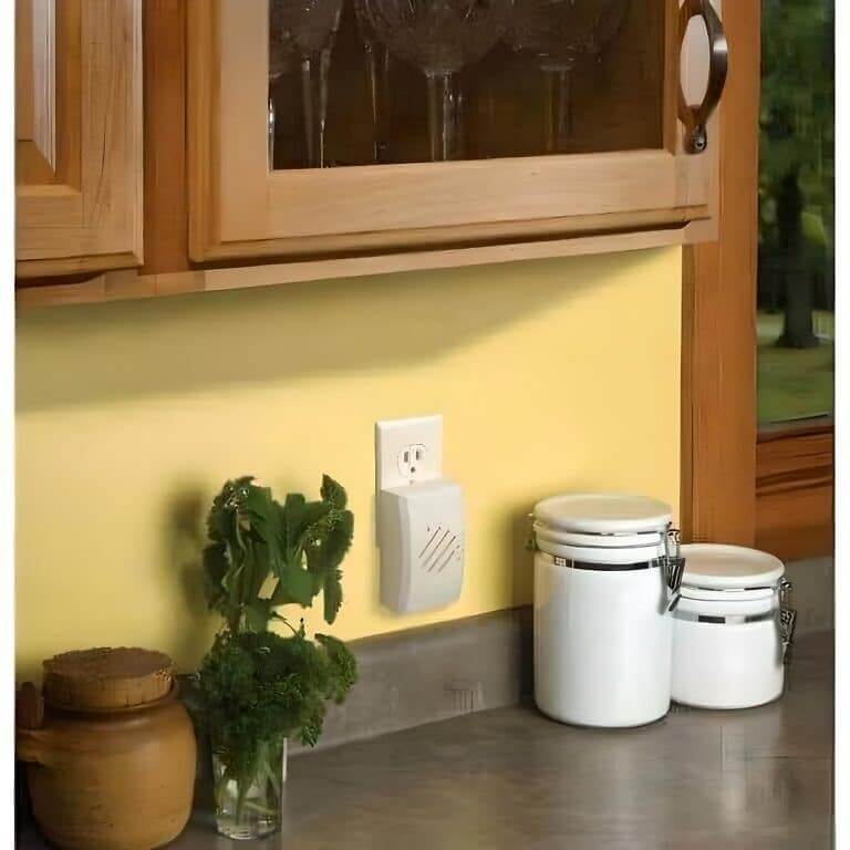 RC3733D compact door Chime in kitchen